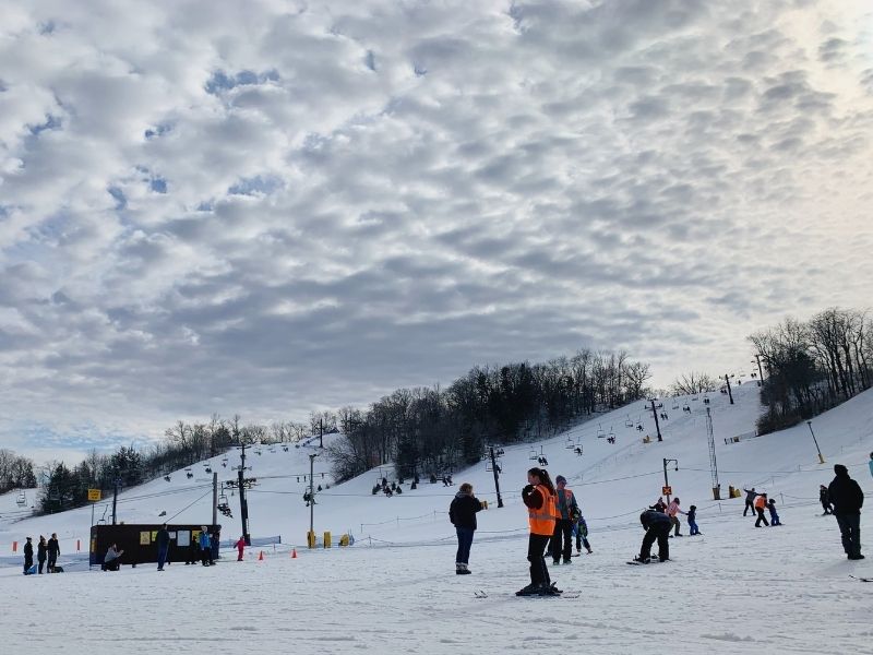 Beginner ski school at Seven Oaks Recreation in Boone