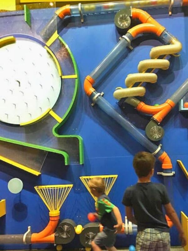 Kids playing at the Science Center of Iowa in downtown Des Moines