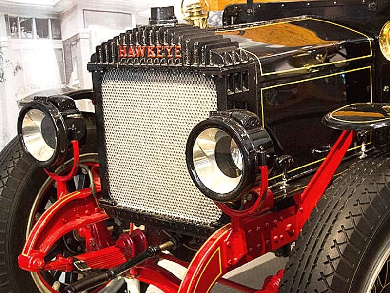 Up-close photo of an antique automobile at the Sioux City Public Museum