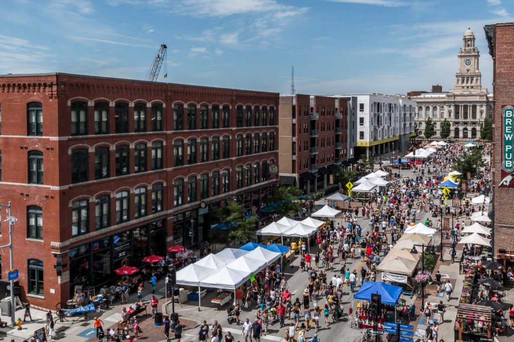 A crowd at the Downtown Farmers' Market in Des Moines