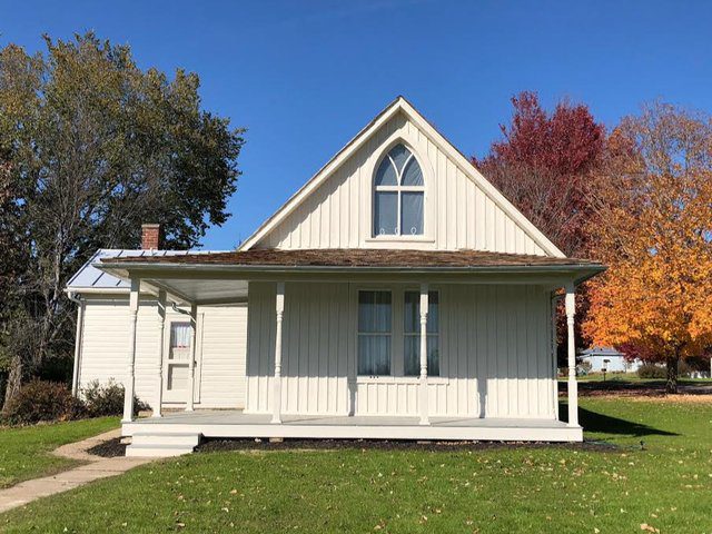 Exterior of the American Gothic House in Eldom