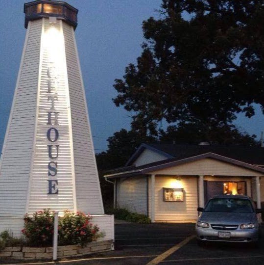 The exterior of Lighthouse Inn Supper Club in Cedar Rapids, Iowa 